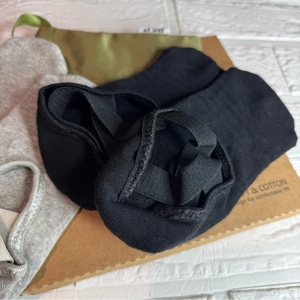 New Yoga Grip Socks 2 Pair